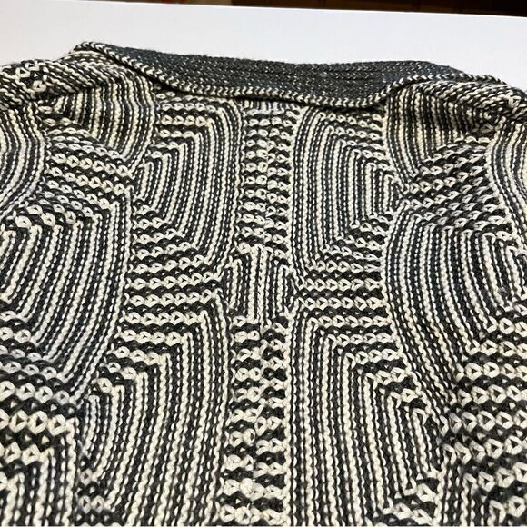 Aeropostale Cardigan Sweater Small Gray and white open front - Picture 4 of 9